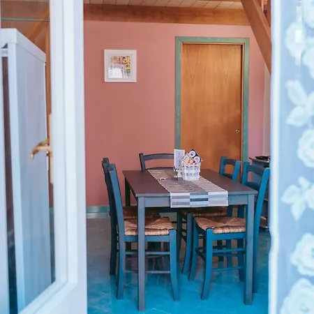 De Lamartine A Marina Di Corricella Holiday home *