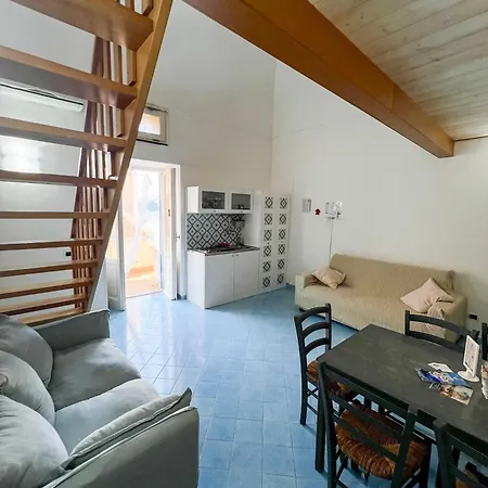 Holiday home De Lamartine A Marina Di Corricella *