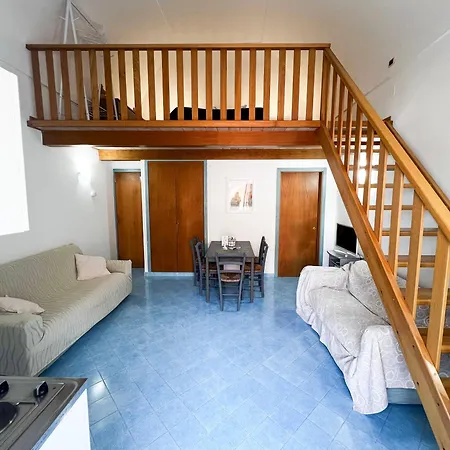 De Lamartine A Marina Di Corricella Holiday home *